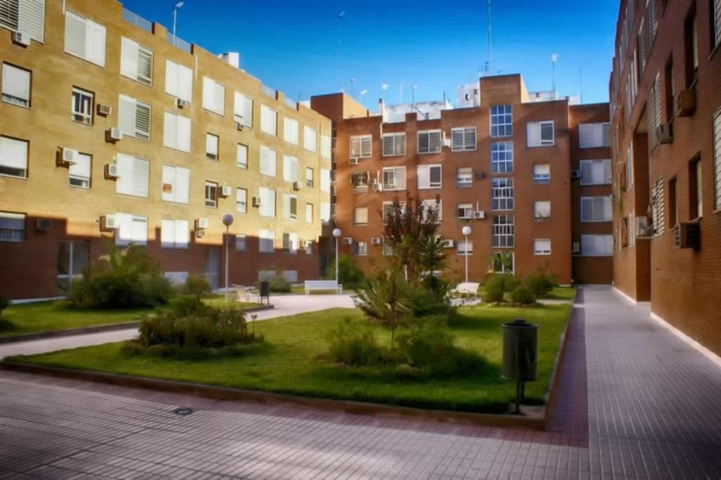 Home@Porvenir Vft/Se/03555 Sevilla Exteriör bild